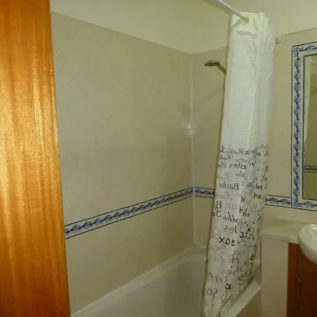 Alvor,1 Bedroom Condominium W/ Pool דירה אלבור